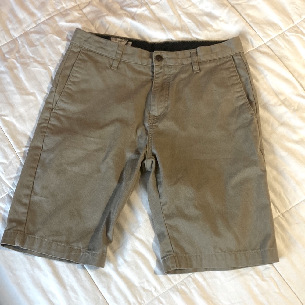 Voclom men’s size 30 khaki shorts Frikin style